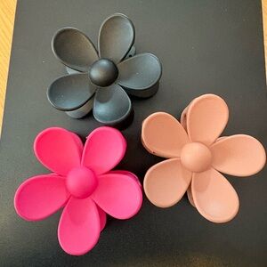 Daisy Hair Claw Clips Set of 3- Matte Black, Pink, and Tan
